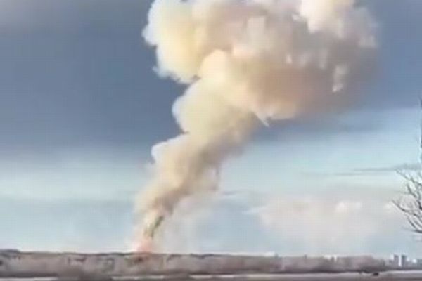ミサイルなどを製造していたロシアの火薬工場で大爆発、3人が死亡