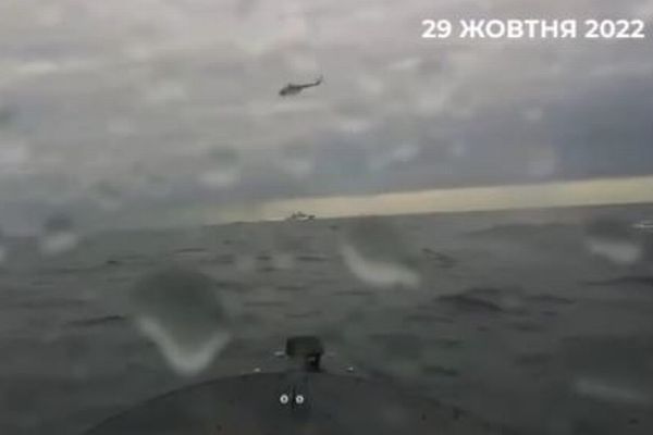 クリミア沖で、ロシア黒海艦隊に対し水上ドローンによる大規模攻撃【動画】
