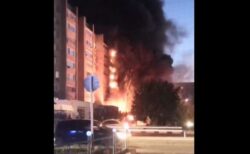 ロシアの戦闘機「Su-34」が国内で墜落、ビルに衝突し激しく炎上