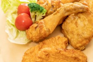 たった5種のスパイスでチキンをKFC味にできると、フードハッカーが主張