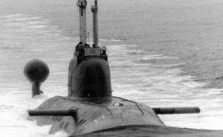 フランスの海域にロシアの潜水艦を発見、現在各国の海軍が監視中