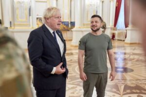 「ウクライナは早く降伏した方がいいと主張していた」英の元首相が独を批判