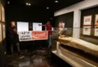 今度はスペイン！環境活動家がエジプトのミイラの展示に液体をかける