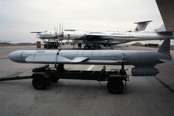 ロシア軍が核弾頭を外した旧式のミサイルを使用か？英国防省がその可能性を指摘
