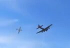 米・航空ショーで「B-17」と「P-63」が上空で衝突、両機とも墜落