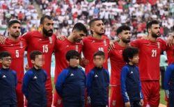 【サッカーW杯】イラン代表が国歌斉唱を拒否、反政府デモへの団結を示す