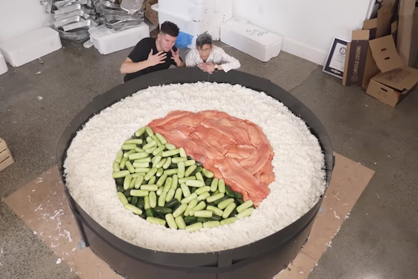 重さ1.36トン、直径2.16mの巻き寿司がギネス世界記録に