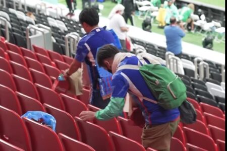 2022ワールドカップで日本人が客席のゴミ拾い、バーレーン人が動画投稿し賞賛が集まる