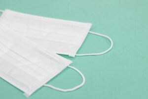 米保健福祉省のレポートで再びマスク義務化を推奨、アメリカ人うんざり