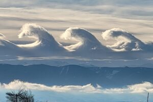 かつてゴッホを魅了した？不思議な雲がアメリカの上空に現れる
