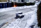 路面凍結で立ち往生した宅配ロボット、助けてくれた人間に「ありがとう」