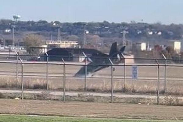 米戦闘機「F35」が、垂直着陸を試みようして失敗【動画】