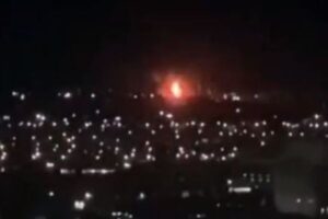 ロシア領内の石油貯蔵タンクが爆発、ウクライナによるドローン攻撃か？