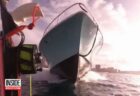 海から浮上した男性にモーターボートが急接近、危うく死を免れる【動画】