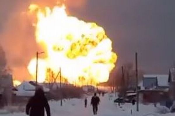 ロシア領内でガスのパイプラインが爆発、3人が死亡、1人が負傷【動画】
