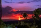 噴火したハワイのマウナ・ロア火山、珍しい光景を見ようと多くの人が訪れる
