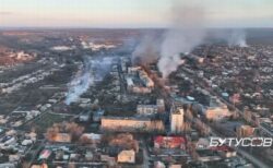 【ウクライナ】戦闘中のバフムートのドローン映像、破壊された街の様子