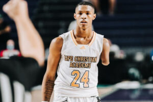 大学にスカウトされた片腕のバスケ選手が大活躍【アメリカ】