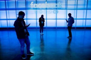 「Meta」が新しい法案に反発、フェイスブックからニュースの削除を検討