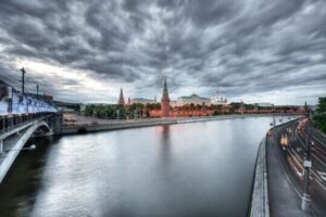 ロシア国民の55％がウクライナとの和平交渉支持、機密調査報告