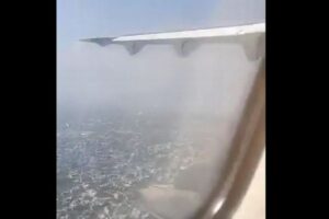 ネパールで旅客機の事故、墜落の瞬間をとらえた機内の映像が浮上