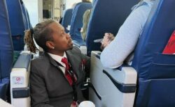 飛行機を怖がる女性に神対応、デルタ航空の客室乗務員に称賛の声