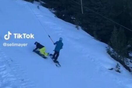 10代のスノーボーダーがリフトで転倒、そのまま斜面を滑り、次々と人に衝突