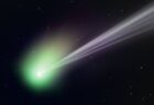 地球に接近中の緑色の彗星、天体写真家が見事な姿を撮影
