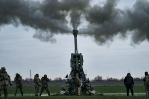 【ウクライナ】激戦が続く東部の町、ソレダールに数百人の市民が取り残される