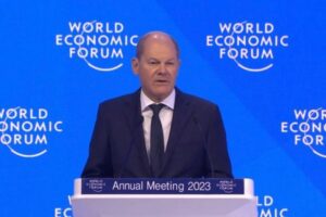 ウクライナへ戦車の供与を渋るドイツに批判殺到