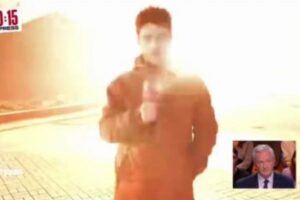 フランスのTVで生放送中、レポーターの背後でロシアのミサイルが大爆発