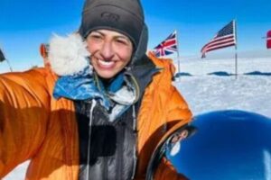 英陸軍の女性士官が、南極での単独・無支援極地遠征の世界最長記録を更新