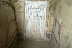 エジプトで4300年前のミイラを発見、最古である可能性