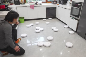 500円のロボット掃除機を買ってしまった、中国のユーチューバーが笑える