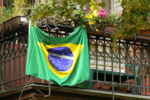 ブラジルの暴動を支持する投稿は、YouTubeとFacebookから削除されることに