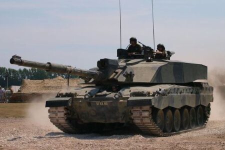 英首相、ウクライナに戦車「チャレンジャー2」の供与を約束