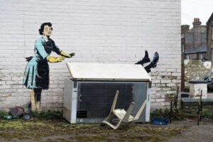 バンクシーが「バレンタインデー」に新作を公開、しかし作品の一部が撤去される