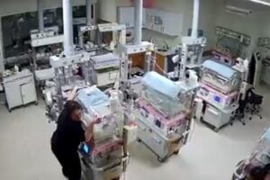 【トルコ】地震直後に医療従事者たちが、子供たちを守っていた！【動画】