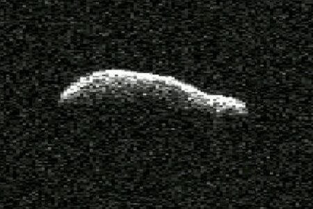 ポテトの形をした小惑星が地球を無事に通過、詳細な観測が行われる