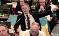 「ロシアの代表団は、消え失せろ！」ラトビアの議員が欧州の会議で怒りの発言