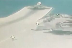 英軍のF-35が空母から発艦直後に墜落、パイロットは間一髪で脱出【動画】