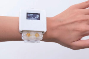単細胞生物モジホコリで作動する、スマートウォッチが開発された