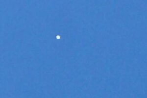 米軍がハワイ上空付近で再び謎の気球を確認、現在追跡中