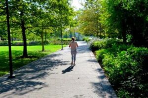 朝に運動すると、より脂肪を燃焼させられる可能性