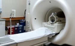 【ブラジル】弁護士が銃を所持したままMRIの検査室へ、磁力により暴発し死亡