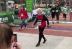 98歳の女性が5kmマラソンに参加、見事完走を果たす【アメリカ】
