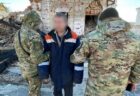 ウクライナの廃屋で、半年間も潜伏していたロシア兵が発見される