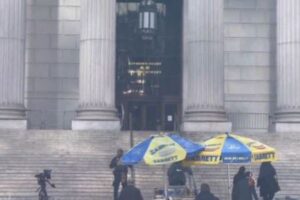 NYの裁判所などにニセの爆弾予告、トランプ支持者の仕業か？