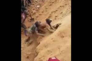 崩落した金鉱の中に9人の鉱夫が…危機一髪の救出劇が凄い【動画】