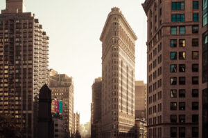 N.Y.の名所、三角のフラットアイアンビルディングが競売に